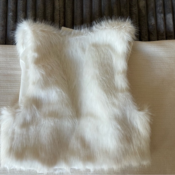 Countess White Faux Fur Jacket - Elegant Cream-White - Picture 3 of 6